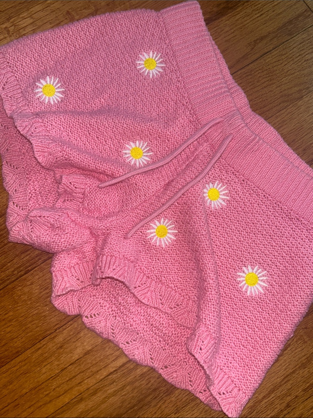 Pink Knit Old Navy Summer Shorts with Daisy Embroidery Girls size 6 New